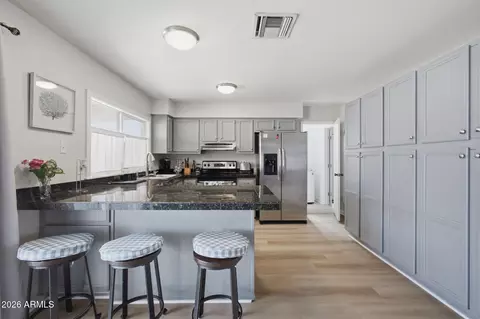 Kitchen - 2329 E Concorda Dr, Tempe, AZ 85282 photo 1 of 2
