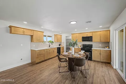 266 W Jasmine St, Mesa, AZ 85201