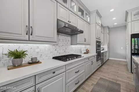 Kitchen - 10322 E Thatcher Ave, Mesa, AZ 85212 photo 4 of 10