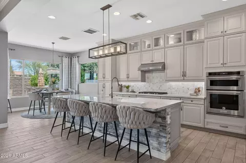 Kitchen - 10322 E Thatcher Ave, Mesa, AZ 85212 photo 2 of 10
