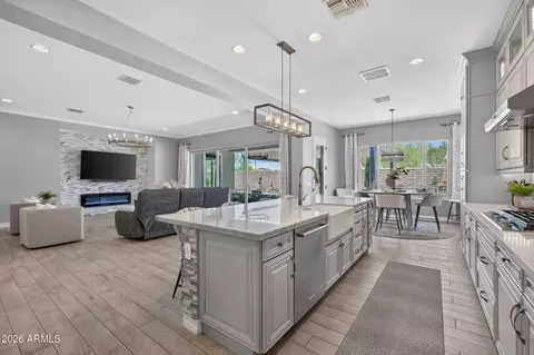 Kitchen - 10322 E Thatcher Ave, Mesa, AZ 85212 photo 3 of 10