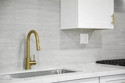 Kitchen - 6414 W Mitchell Dr, Phoenix, AZ 85033 photo 4 of 4