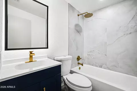 Bath - 6414 W Mitchell Dr, Phoenix, AZ 85033 photo 1 of 3