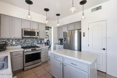 Kitchen - 1894 E Mineral Rd, Gilbert, AZ 85234 photo 4 of 5