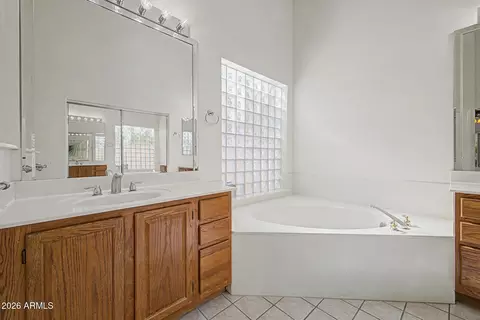Bath - 1837 E Monarch Bay Dr, Gilbert, AZ 85234 photo 1 of 6