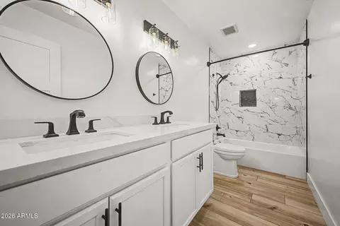 Bath - 5526 Evergreen St, Mesa, AZ 85205 photo 4 of 4