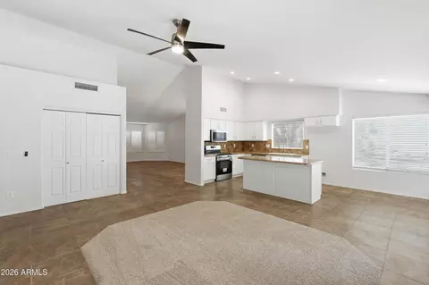 908 E Verbena Dr, Phoenix, AZ 85048 photo 5