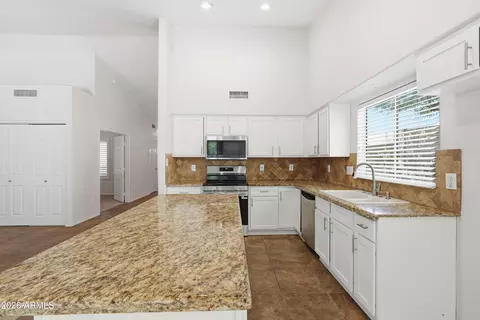908 E Verbena Dr, Phoenix, AZ 85048 photo 8