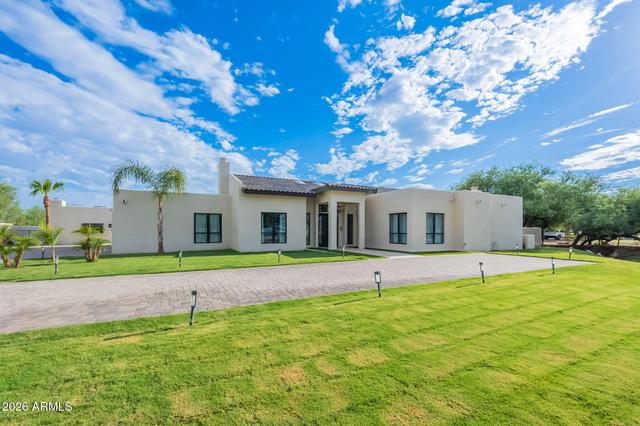 8701 E Sutton Dr, Scottsdale, AZ 85260