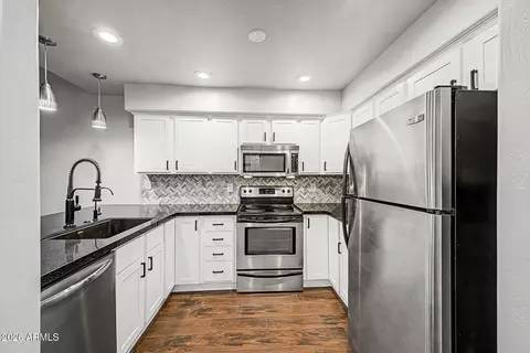 Kitchen - 1414 E Grovers Ave #5, Phoenix, AZ 85022 photo 1 of 3
