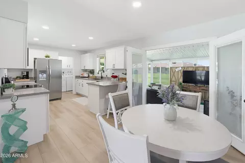 10612 W El Capitan Cir, Sun City, AZ 85351