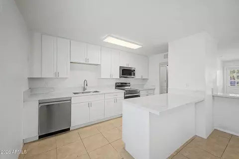 6201 W Citrus Way, Glendale, AZ 85301