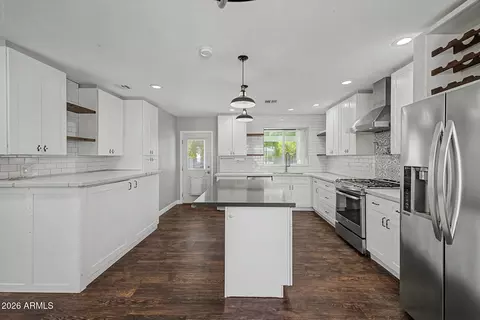 Kitchen - 1013 E Vermont Ave, Phoenix, AZ 85014 photo 1 of 3