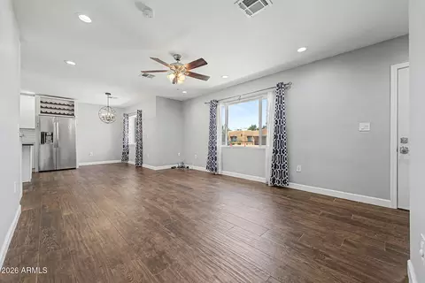 Living - 1013 E Vermont Ave, Phoenix, AZ 85014 photo 1 of 4