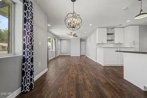 Living - 1013 E Vermont Ave, Phoenix, AZ 85014 photo 4 of 4
