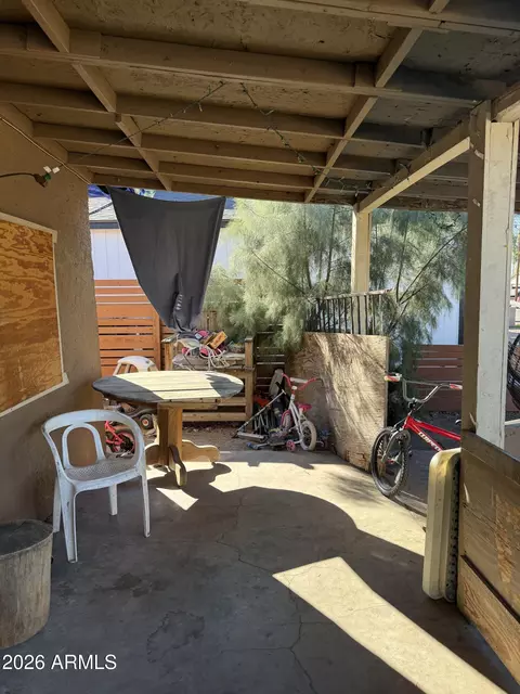 Exterior - 1109 W Apache St, Phoenix, AZ 85007 photo 6 of 9