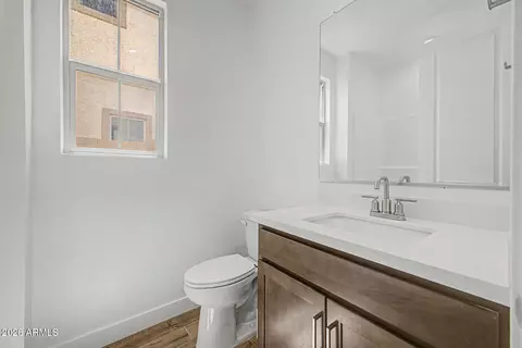 Bath - 2277 S Jeffry St, Gilbert, AZ 85295 photo 2 of 3