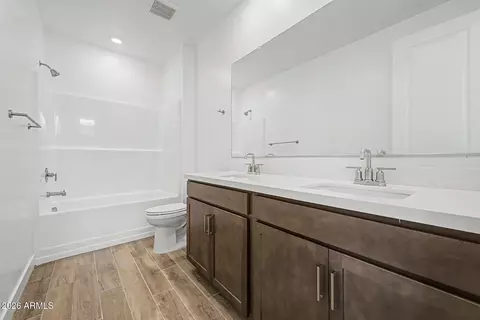Bath - 2277 S Jeffry St, Gilbert, AZ 85295 photo 1 of 3