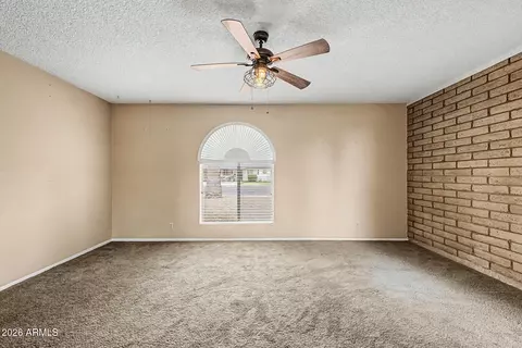Living - 2021 W Myrtle Ave, Phoenix, AZ 85021 photo 4 of 5