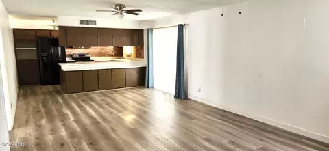 Living - 3314 N 80th Ln, Phoenix, AZ 85033 photo 2 of 5