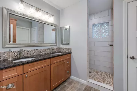 Bath - 1714 E Roma Ave, Phoenix, AZ 85016 photo 1 of 4