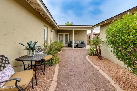 Exterior - 1714 E Roma Ave, Phoenix, AZ 85016 photo 6 of 9