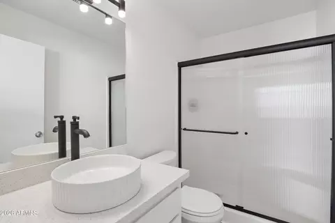 Bath - 2070 E Yale Dr, Tempe, AZ 85283 photo 1 of 3