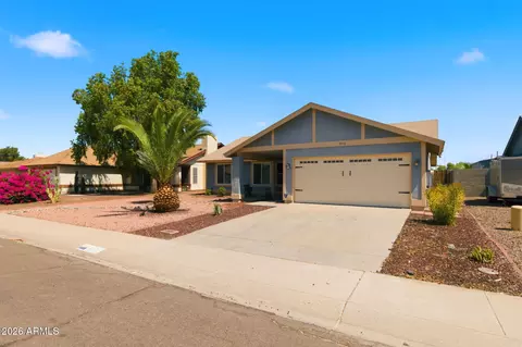Exterior - 902 W Sequoia Dr, Phoenix, AZ 85027 photo 1 of 10