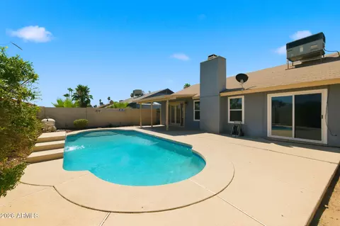 Exterior - 902 W Sequoia Dr, Phoenix, AZ 85027 photo 5 of 10