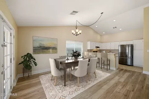 Dining - 902 W Sequoia Dr, Phoenix, AZ 85027 photo 2 of 2