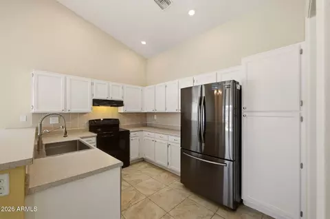 Kitchen - 902 W Sequoia Dr, Phoenix, AZ 85027 photo 1 of 2