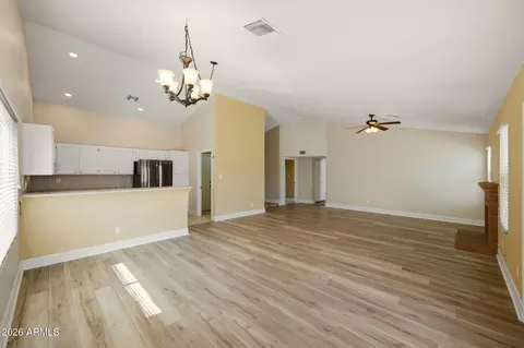 Living - 902 W Sequoia Dr, Phoenix, AZ 85027 photo 5 of 7