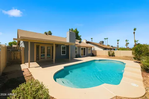 Exterior - 902 W Sequoia Dr, Phoenix, AZ 85027 photo 4 of 10