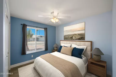 Bedroom - 902 W Sequoia Dr, Phoenix, AZ 85027 photo 4 of 5