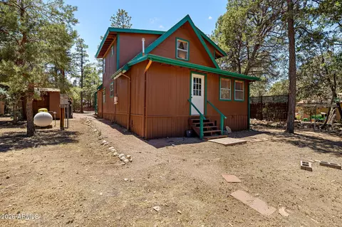 Exterior - 2118 Bluejay Rd, Overgaard, AZ 85933 photo 7 of 8