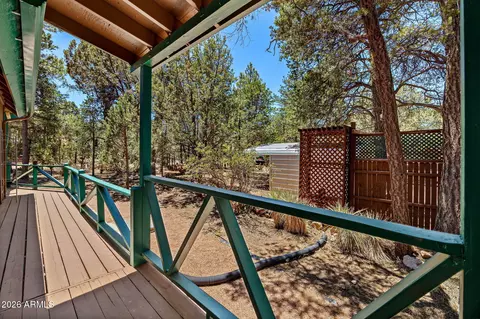 Exterior - 2118 Bluejay Rd, Overgaard, AZ 85933 photo 3 of 8