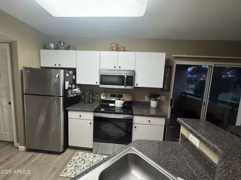 Kitchen - 1295 N Ash St #421, Gilbert, AZ 85233 photo 4 of 5