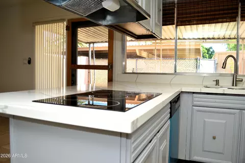 Kitchen - 1609 E Malibu Dr, Tempe, AZ 85282 photo 2 of 7