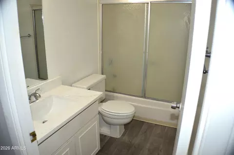 Bath - 1609 E Malibu Dr, Tempe, AZ 85282 photo 5 of 5