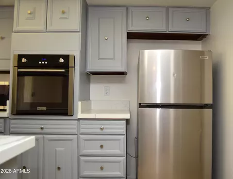 Kitchen - 1609 E Malibu Dr, Tempe, AZ 85282 photo 6 of 6