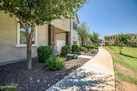 Exterior - 2252 S Basmath Ln, Gilbert, AZ 85295 photo 2 of 9