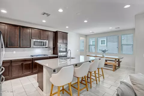 Kitchen - 2252 S Basmath Ln, Gilbert, AZ 85295 photo 5 of 5