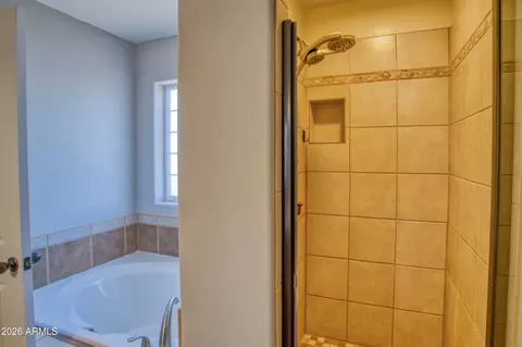 Bath - 140 N Divot Dr, Eagar, AZ 85925 photo 2 of 4