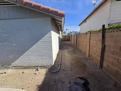 Exterior - 2431 W Crocus Dr, Phoenix, AZ 85023 photo 22 of 28