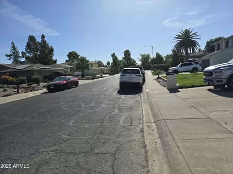 Exterior - 2431 W Crocus Dr, Phoenix, AZ 85023 photo 4 of 28