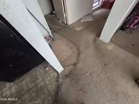 Entry Way - 2431 W Crocus Dr, Phoenix, AZ 85023 photo 2 of 4