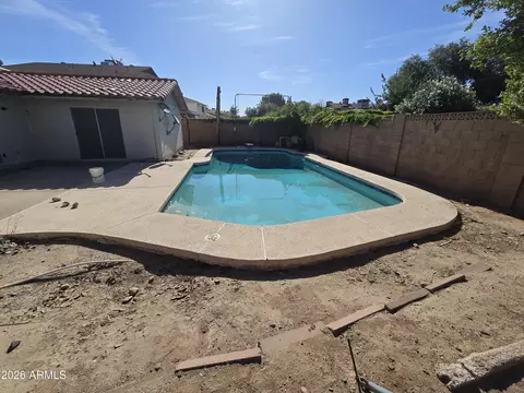 Exterior - 2431 W Crocus Dr, Phoenix, AZ 85023 photo 19 of 28