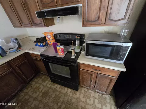 Kitchen - 2431 W Crocus Dr, Phoenix, AZ 85023 photo 3 of 5