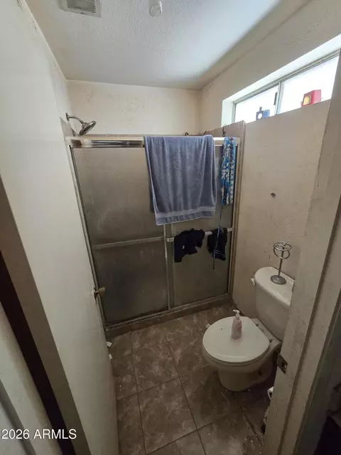 Bath - 2431 W Crocus Dr, Phoenix, AZ 85023 photo 2 of 11