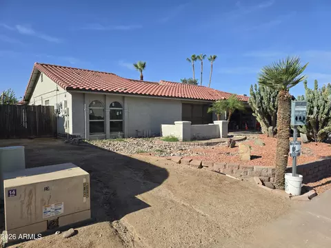 Exterior - 2431 W Crocus Dr, Phoenix, AZ 85023 photo 2 of 28